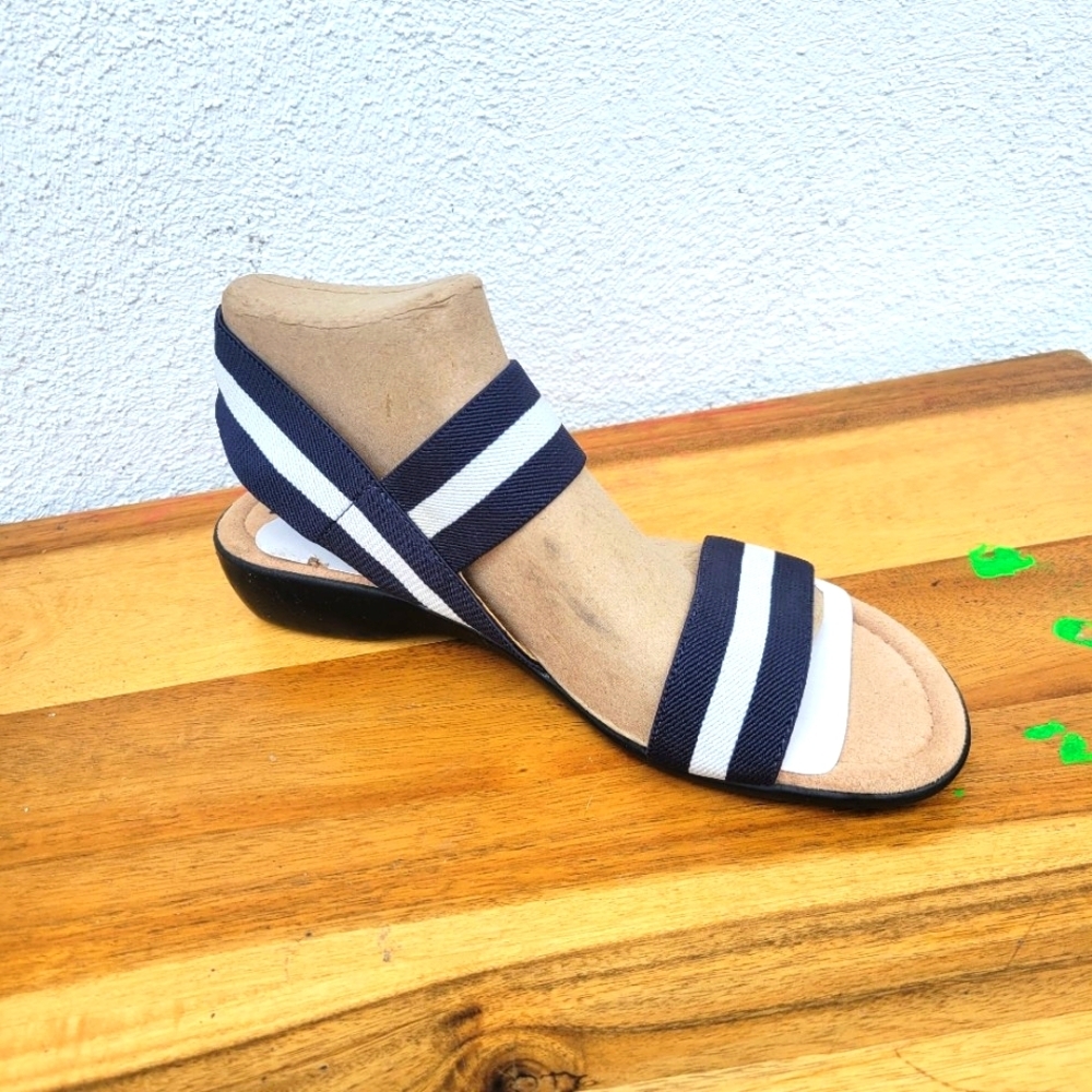 1 Amputee Shoe Women's  LifeStride Sandals  Size 10 M - Picture 3 of 16